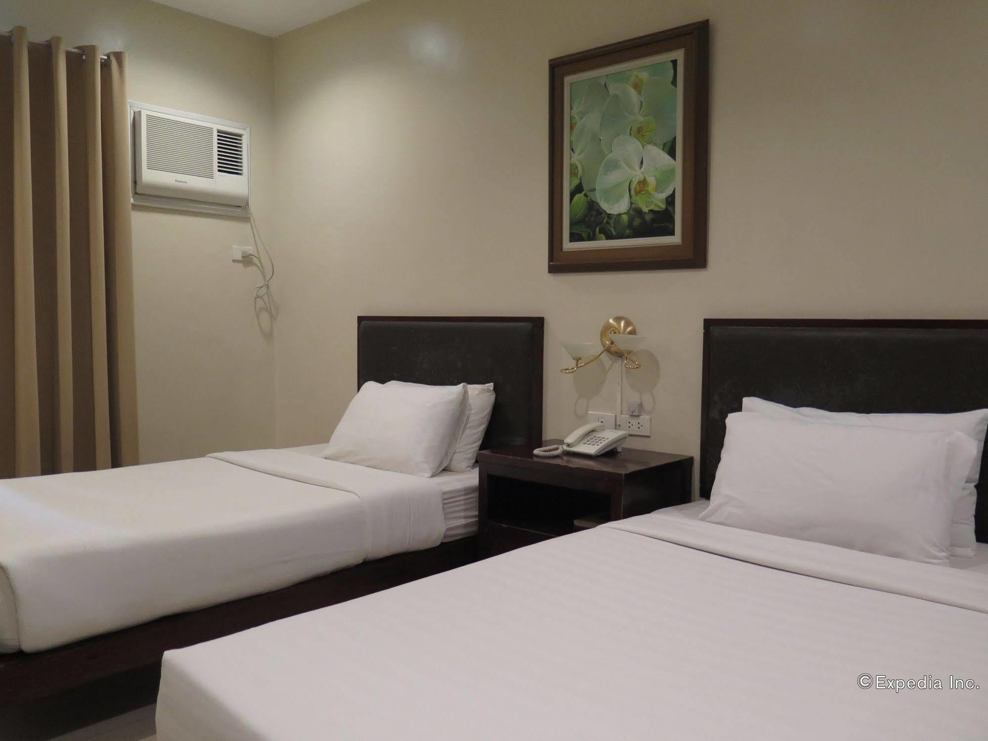 Main Hotel & Suites Cebu Buitenkant foto